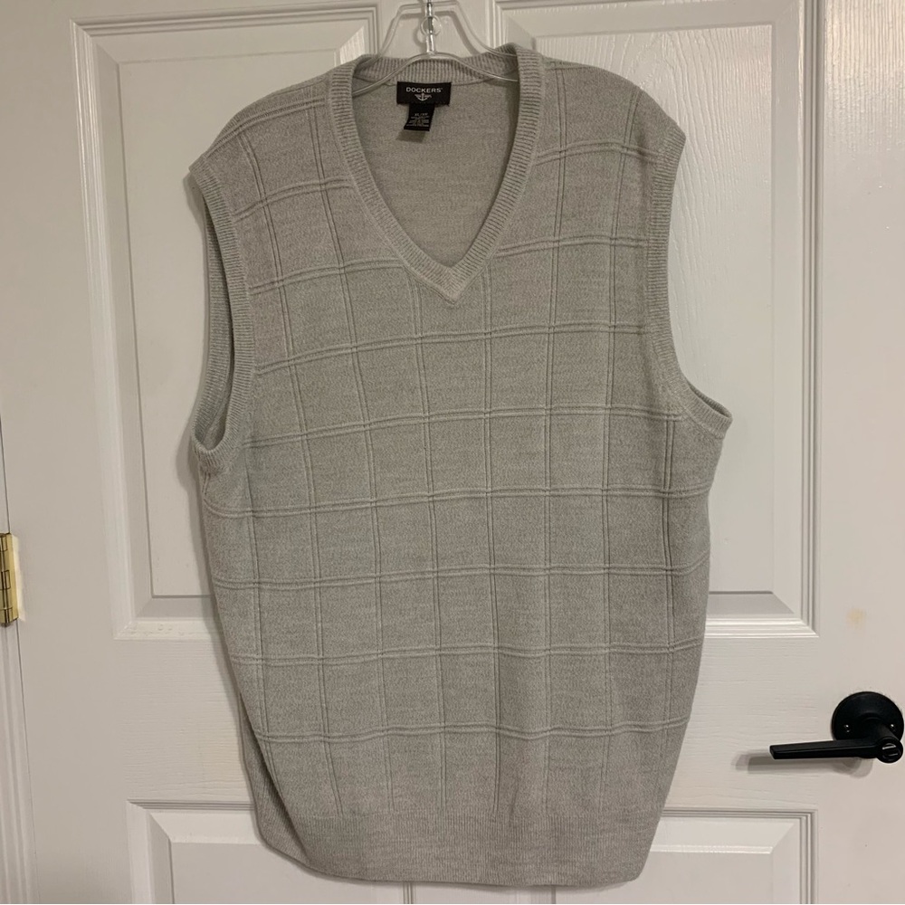 Dockers Men's Grey V-Neck Knit Sweater Vest XL